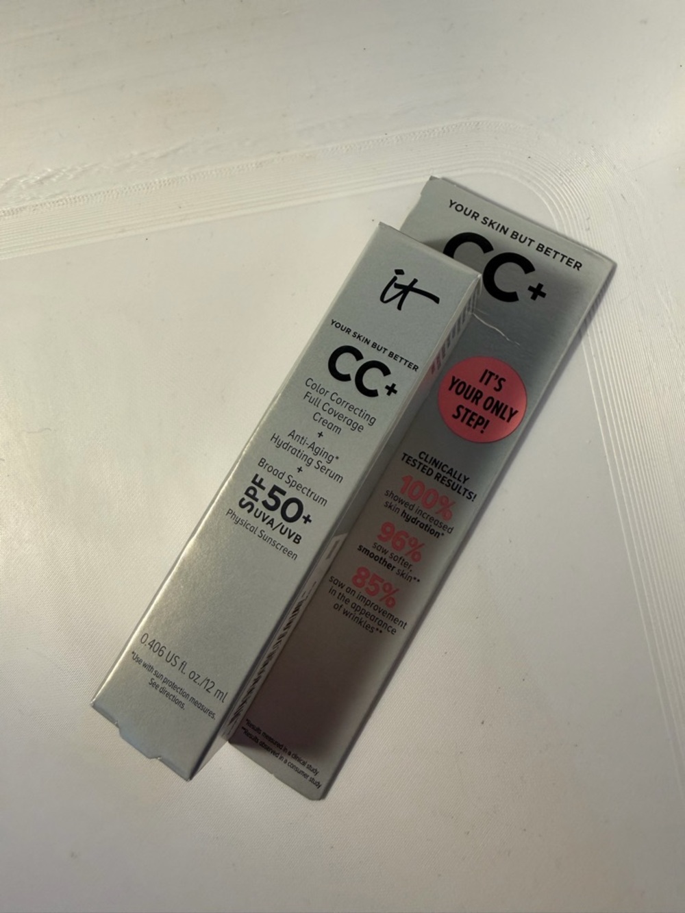 IT Cosmetics CC+ Color Correcting Full Coverage Cream SPF 50+ -LIGHT